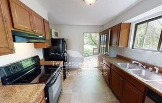 3 beds, 2.5 baths, $1,800