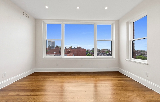 239 COMMONWEALTH AVE