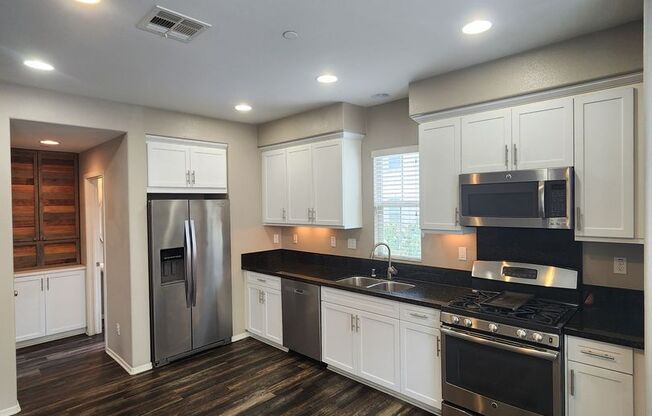 Gorgeous two bedroom home with 2.5 bathrooms Available ASAP!