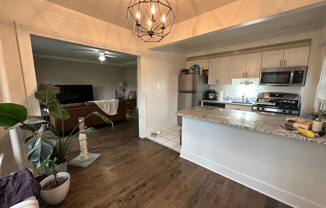 1 bed, 1 bath, $1,325, Unit 40
