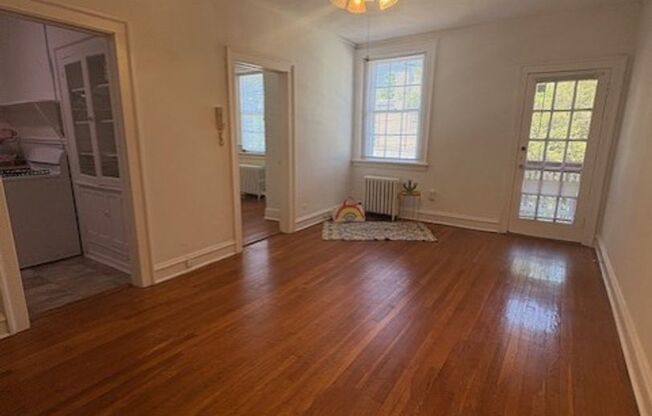 1 bed, 1 bath, 750 sqft, $1,325, Unit 218-7