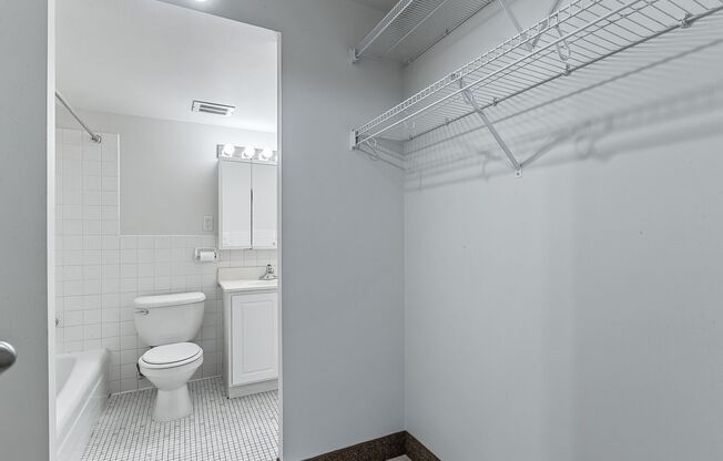 2 beds, 1 bath, 900 sqft, $1,500, Unit 102