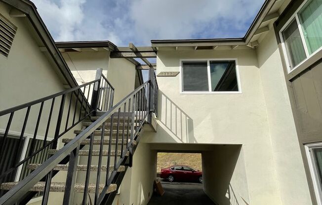 2 beds, 1 bath, $2,700