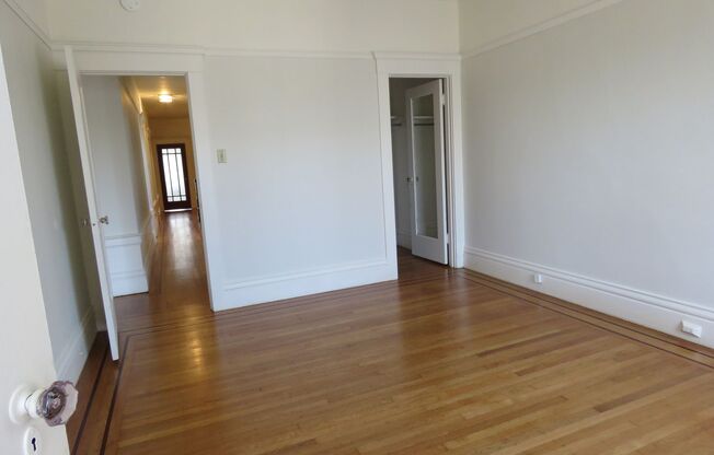 2 beds, 1 bath, $5,800, Unit 610