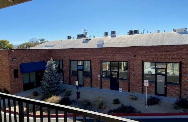 DeLuxe Apartments