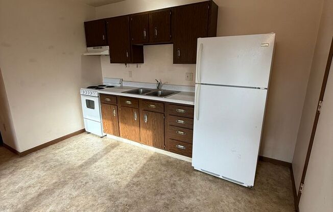 1 bed, 1 bath, 565 sqft, $700, Unit 4