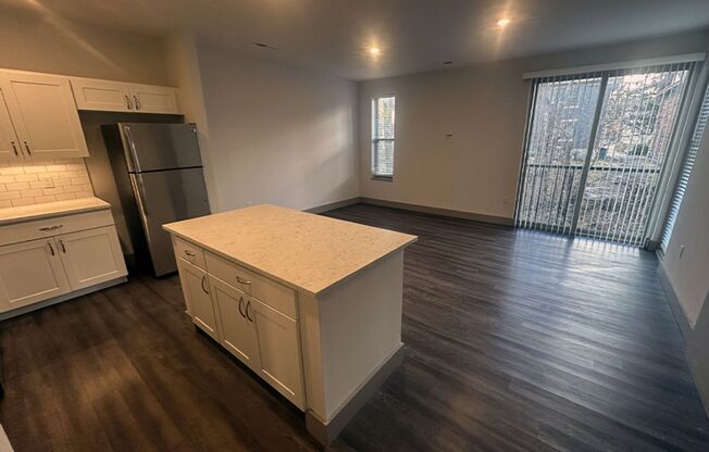 1 bed, 1 bath, 615 sqft, $1,695, Unit 3250-311