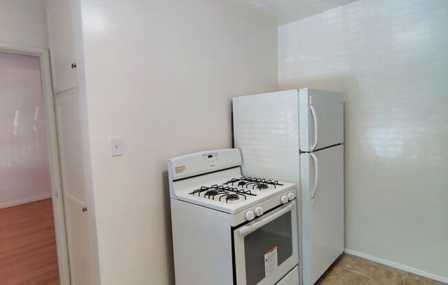 Studio, 1 bath, 500 sqft, $1,695, Unit 05