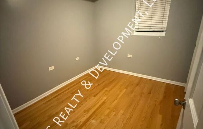 3266 W WRIGHTWOOD AVE