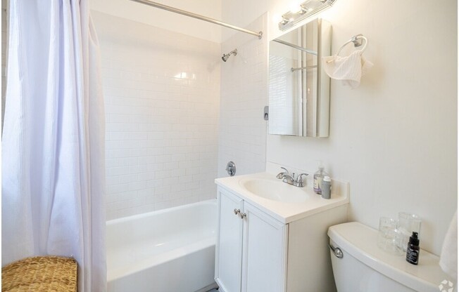 Studio, 1 bath, 400 sqft, $2,450, Unit 1