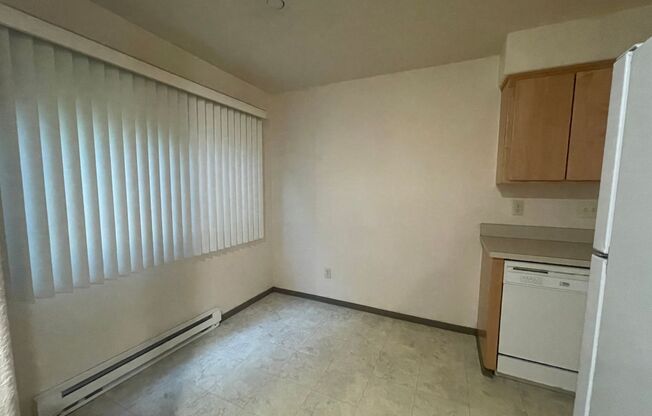 2 beds, 1 bath, $1,050, Unit #9