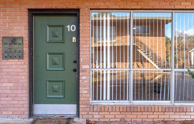 2 beds, 1 bath, $1,795, Unit 6