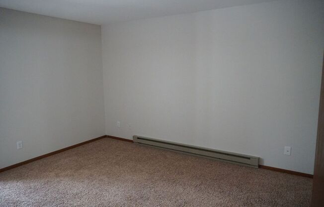 2 beds, 1.5 baths, 950 sqft, $1,434, Unit 5811-2A