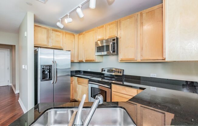 1 bed, 1 bath, $2,695