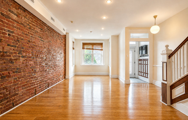 2811 11th St