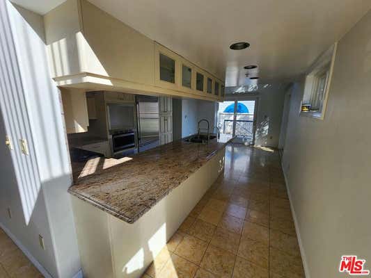 2 beds, 3 baths, 1,800 sqft, $5,000, Unit 104