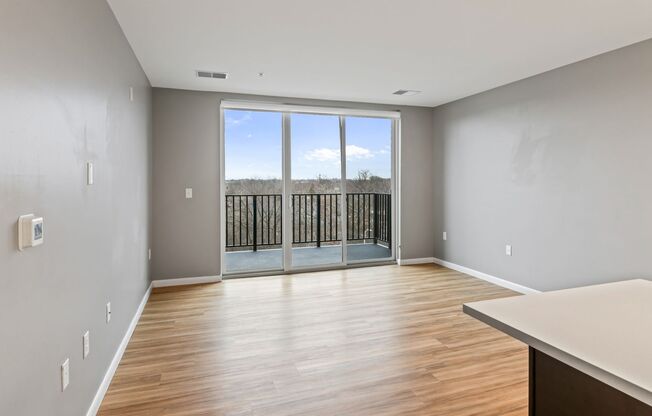 2 beds, 2 baths, 940 sqft, $2,055, Unit Unit 210