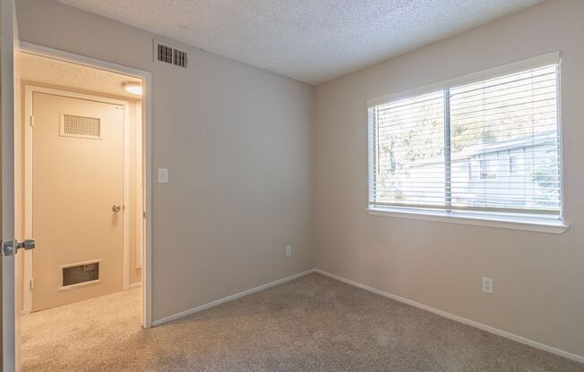 3 beds, 1.5 baths, 1,025 sqft, $2,275, Unit 490004