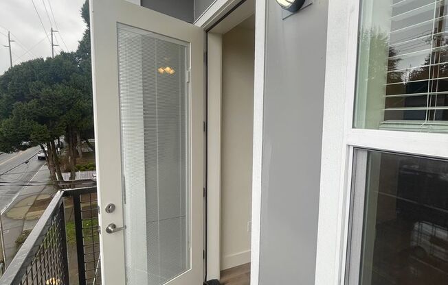Studio, 1 bath, 340 sqft, $1,095, Unit 1306*