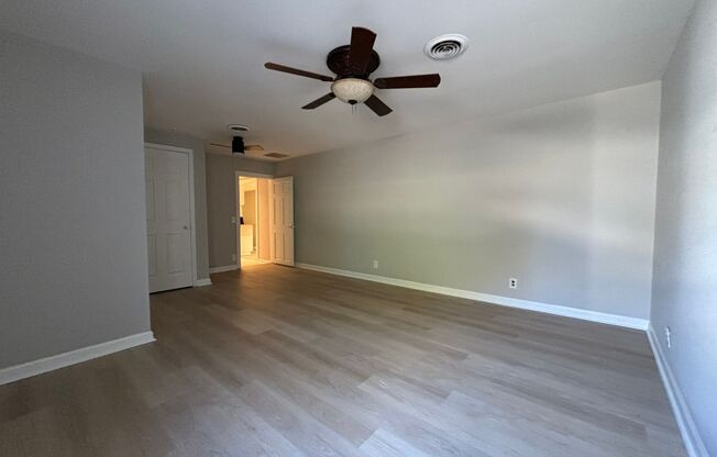 2 beds, 1 bath, $1,600, Unit Unit B