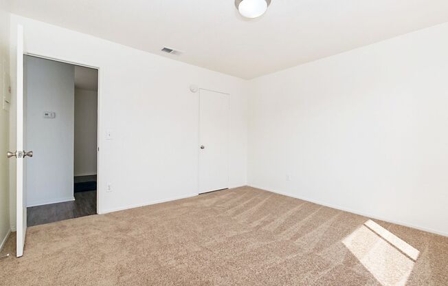 1 bed, 1 bath, 799 sqft, $2,000, Unit 117