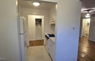 1 bed, 1 bath, 700 sqft, $1,750, Unit 1F