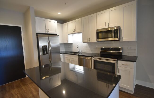 1 bed, 1 bath, 713 sqft, $3,175, Unit 3833-209