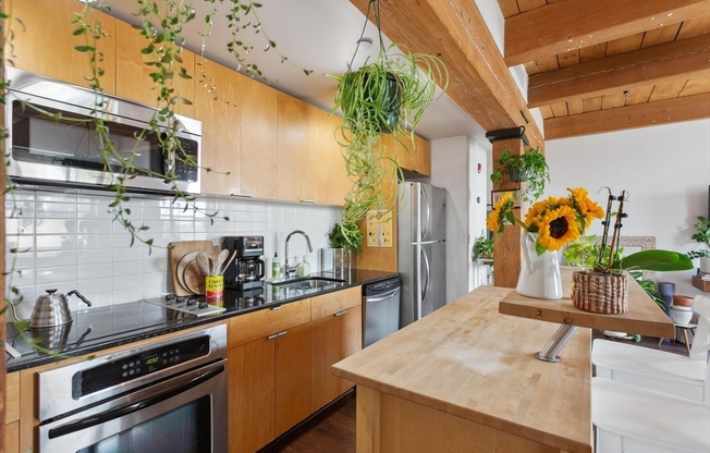 1 bed, 1 bath, 732 sqft, $3,500, Unit 216