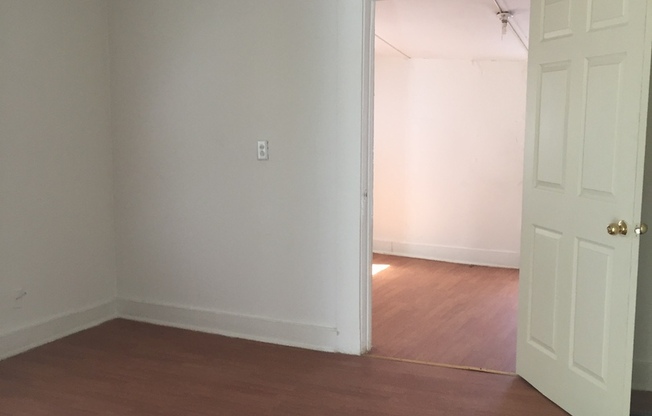 1 bed, 1 bath, $775, Unit 12 Jordan Dr