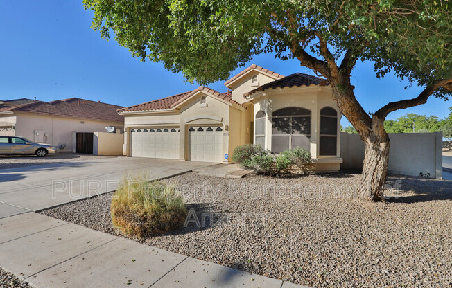 8752 W FRIER DR
