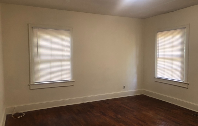 2 beds, 1 bath, $1,000