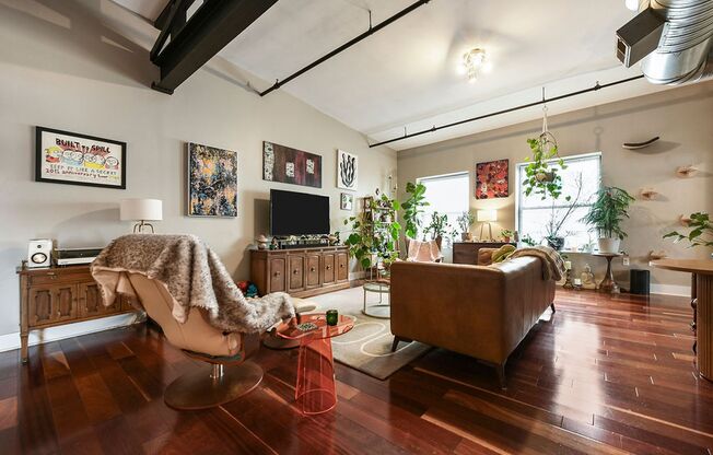 2 beds, 2 baths, 1,200 sqft, $2,400, Unit Jane 403