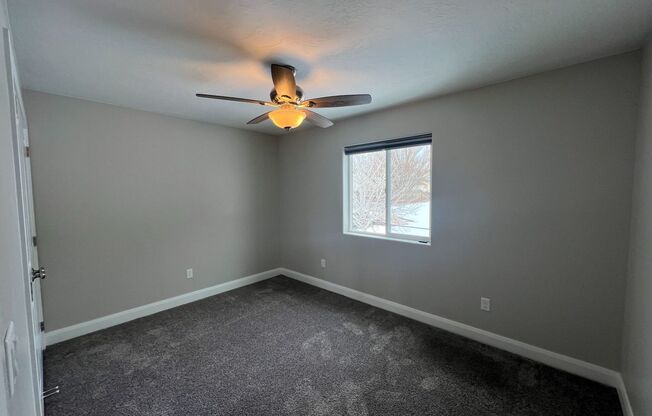 2 beds, 1 bath, $1,095