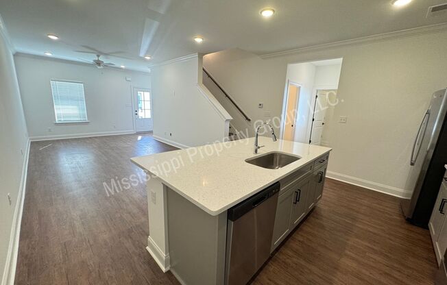 3BR/3.5BA End Unit in South Grove