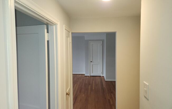 2 beds, 1 bath, 897 sqft, $2,305, Unit G-17