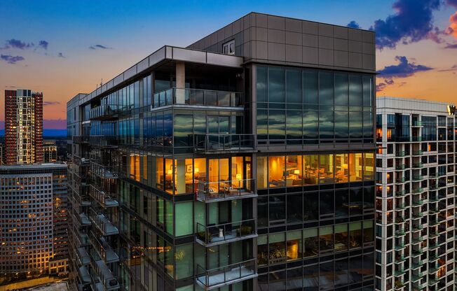 3Bd/2.5Ba Bellevue Condo