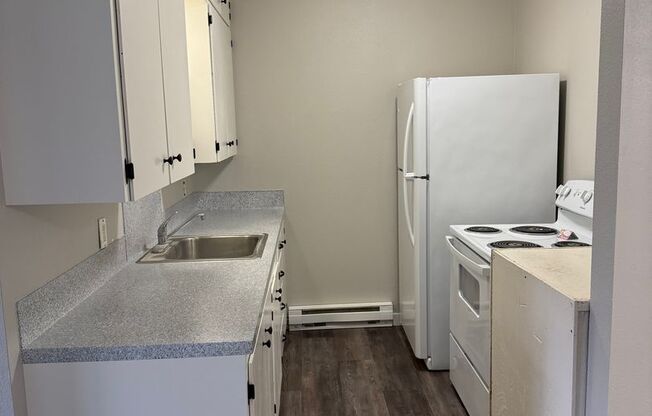 1 bed, 1 bath, 536 sqft, $1,250, Unit 9