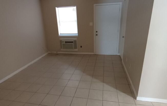 1 bed, 1 bath, 750 sqft, $669, Unit 3