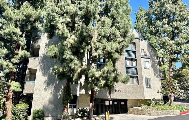 1441 Brett Pl