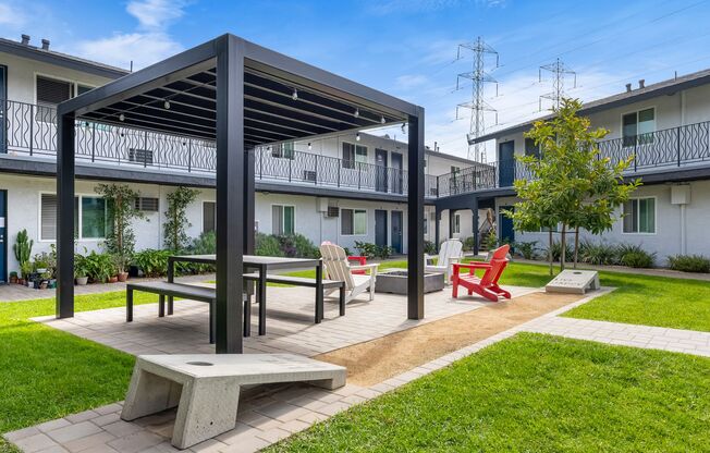 The 5800 Apartment Homes