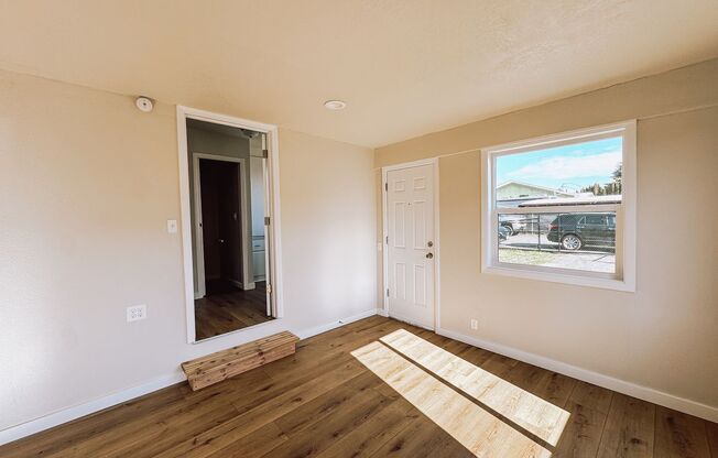 Newer Remodeled 2 Bed, 1.5 Bath – Private & Tucked Away Gem