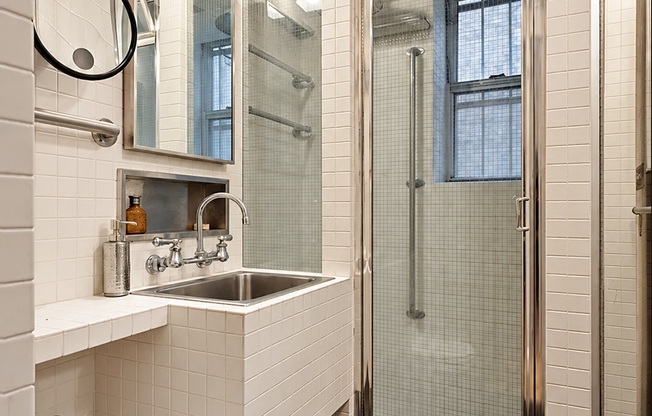 344 W 12 ST