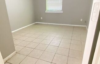 1 bed, 1 bath, $550