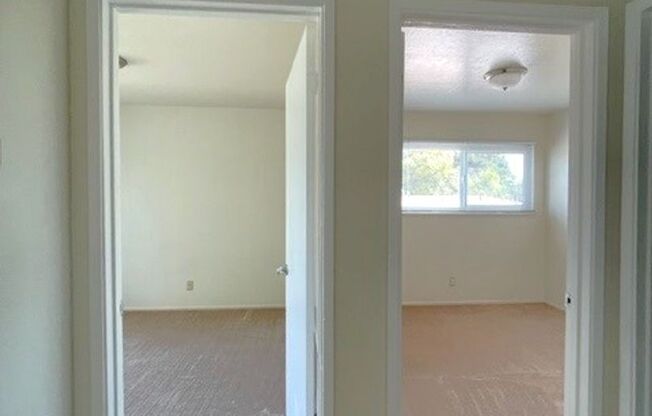 2 beds, 1 bath, $2,700, Unit D