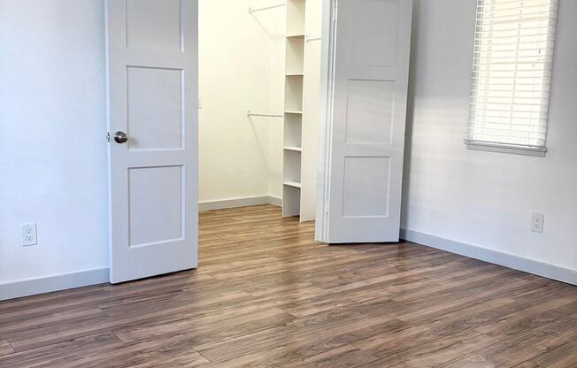 1000 Redondo Ave Apartments, Long Beach CA