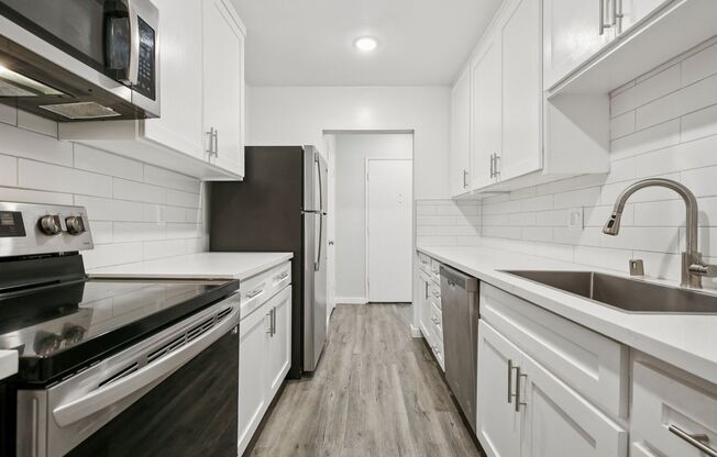 3 beds, 2 baths, 1,350 sqft, $2,895, Unit 303