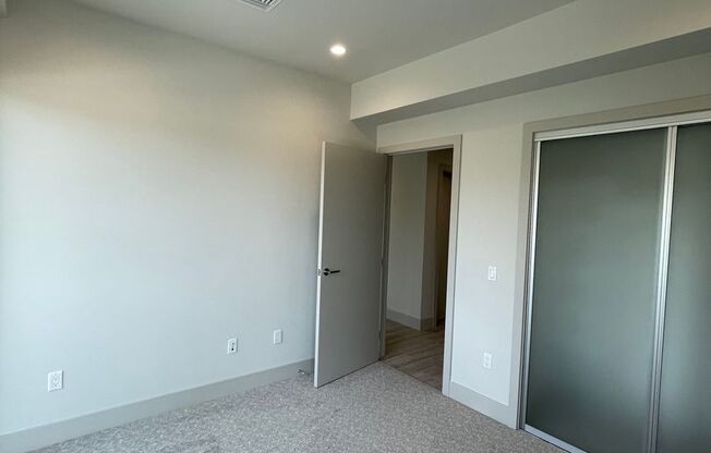2 beds, 2 baths, 1,102 sqft, $3,292, Unit 4864 - 301