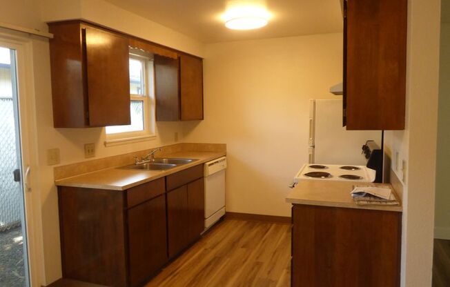 1160-1180 18th St SE Salem, OR 97302