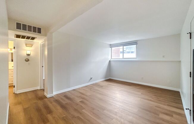 $0 DEPOSIT OPTION!!! CHARMING GARDEN-LEVEL CONDO WITH MODERN UPDATES IN BEAR VALLEY CLUB