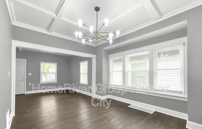 810 MONROE AVE